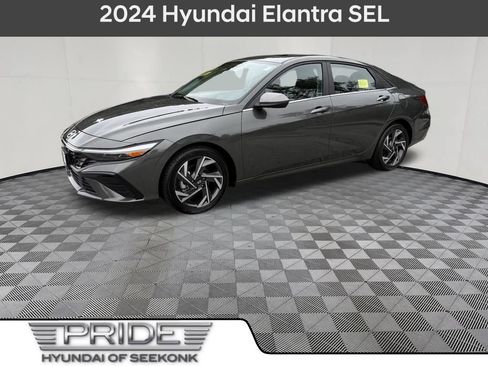 Used 2024 Hyundai Elantra SEL w/ Convenience Package FWD image 1
