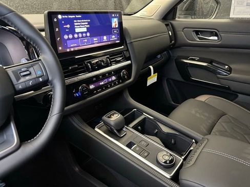 New 2026 Nissan Pathfinder Platinum AWD/4WD image 29