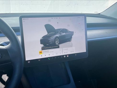 Used 2023 Tesla Model Y Long Range image 7