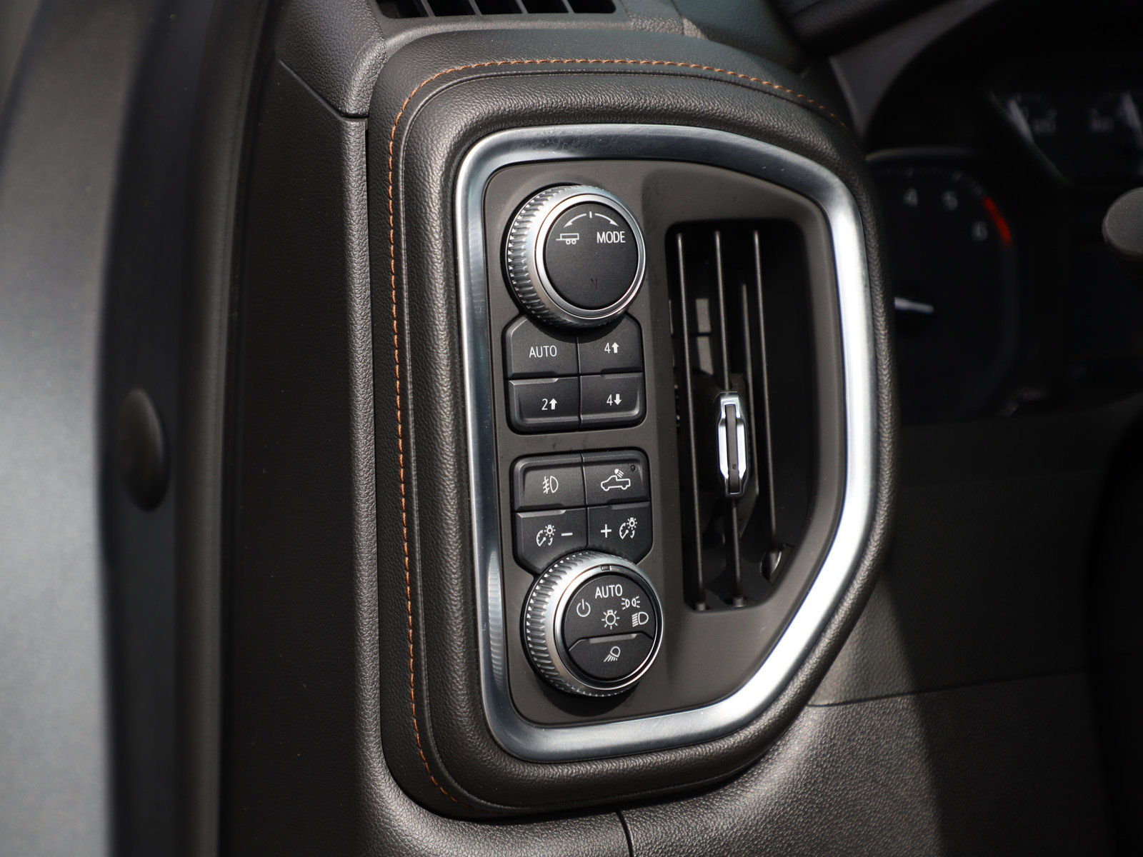 Used 2020 GMC Sierra 1500 AT4 w/ AT4 Premium Package AWD/4WD image 22