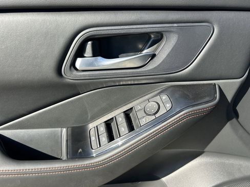 New 2025 Nissan Rogue SV image 17