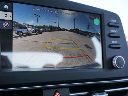 New 2026 Hyundai Elantra SEL Sport FWD image 25