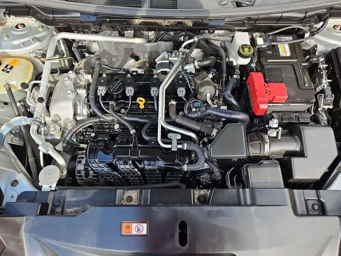 Used 2024 Mitsubishi Outlander SE image 15