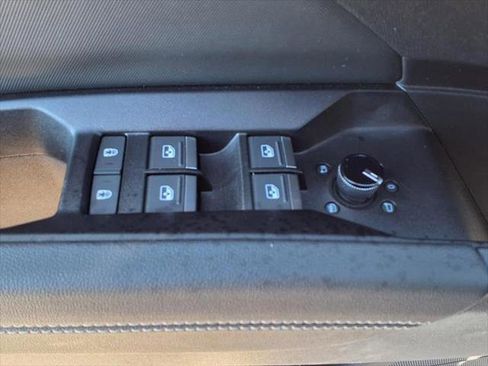 Certified 2023 Audi Q4 e-tron Prestige image 9