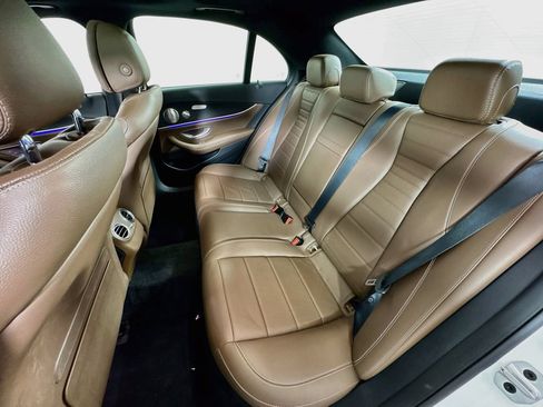 Used 2022 Mercedes-Benz E 350 4MATIC Sedan image 26