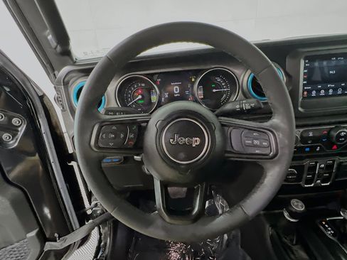 Used 2023 Jeep Wrangler Unlimited image 18