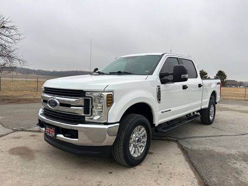 Used 2019 Ford F250 XL w/ STX Appearance Package image 1