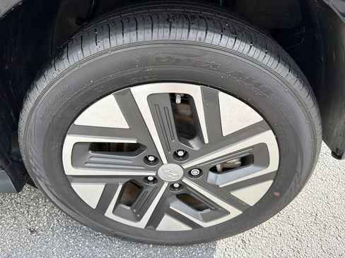 Used 2023 Hyundai Kona Limited FWD image 19