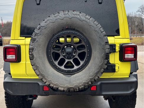 Used 2022 Jeep Wrangler Sport image 3