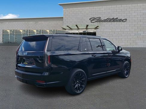 Certified 2023 Cadillac Escalade ESV Sport Platinum w/ LPO, ONYX Package AWD/4WD image 4