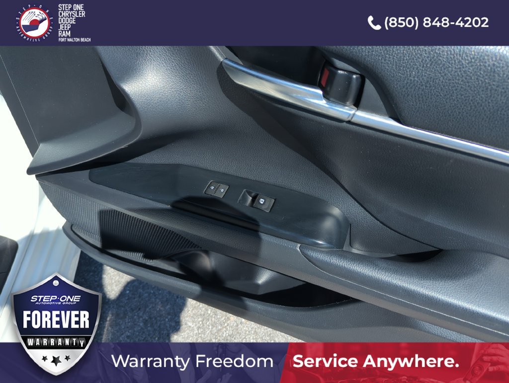 Used 2018 Toyota Camry SE FWD image 32