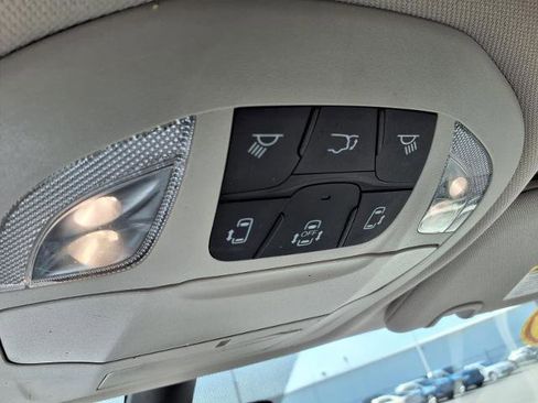 Used 2021 Chrysler Voyager Lxi image 12