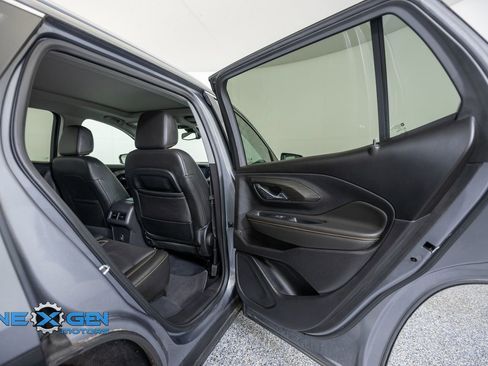 Used 2020 GMC Terrain SLT w/ Preferred Package AWD/4WD image 35