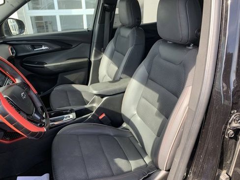 Used 2023 Chevrolet TrailBlazer RS w/ Convenience Package image 8