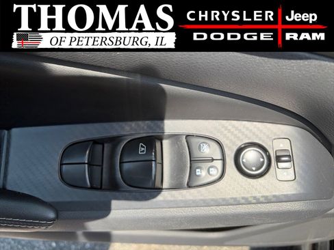 Used 2025 Nissan Altima 2.5 SV FWD image 9