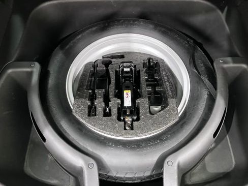 Used 2017 Jeep Grand Cherokee Laredo image 16