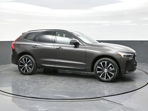 Used 2024 Volvo XC60 B5 Plus w/ Protection Package Premier AWD/4WD image 8