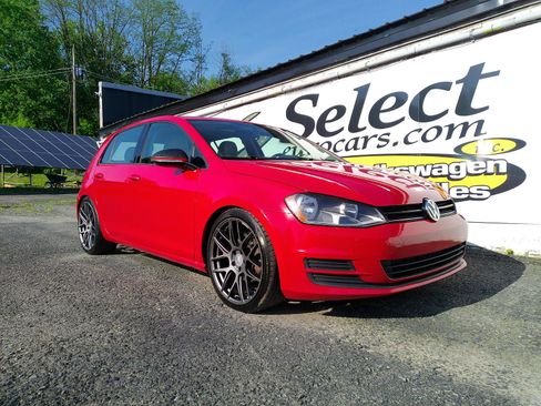 Used 2015 Volkswagen Golf TDI S FWD image 1