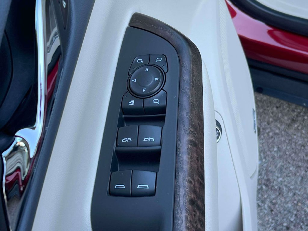 Certified 2020 GMC Acadia Denali w/ Technology Package FWD image 26