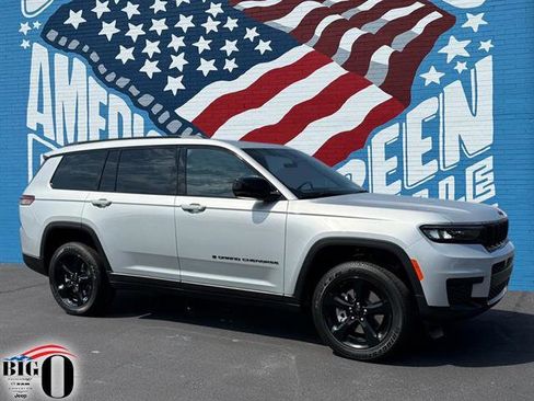 New 2025 Jeep Grand Cherokee L Altitude image 1