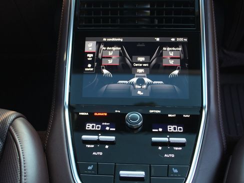 Used 2022 Porsche Panamera 4 image 9