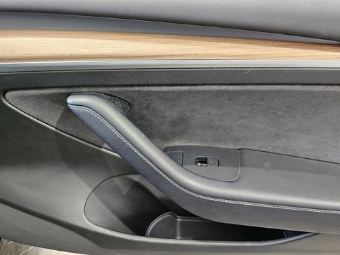Used 2023 Tesla Model 3 Standard Range RWD image 6