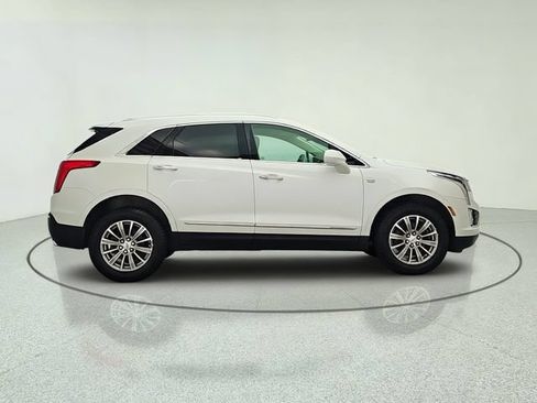 Used 2017 Cadillac XT5 Luxury AWD/4WD image 7