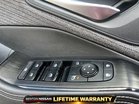 Used 2021 Nissan Rogue SV AWD/4WD image 12