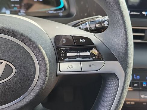 Certified 2025 Hyundai Elantra Hybrid FWD image 6