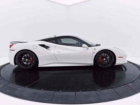 Used 2018 Ferrari 488 GTB RWD image 20