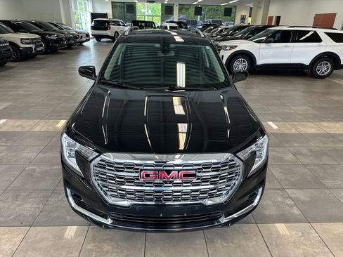 Used 2024 GMC Terrain Denali w/ Denali Premium Package AWD/4WD image 20