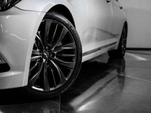 Used 2017 Genesis G80 5.0 Ultimate image 12