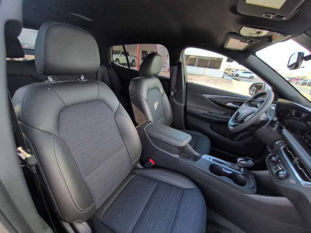 Used 2026 Buick Envista Preferred FWD image 30