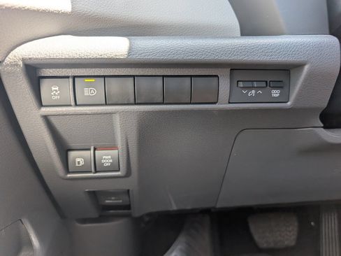 Used 2024 Toyota Sienna XLE FWD image 23