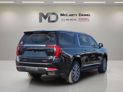 New 2026 GMC Yukon XL Denali w/ Sun & Power Step Package AWD/4WD image 5