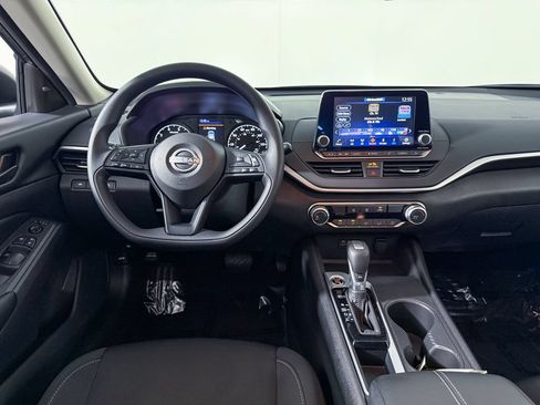 Certified 2025 Nissan Altima 2.5 S FWD image 14