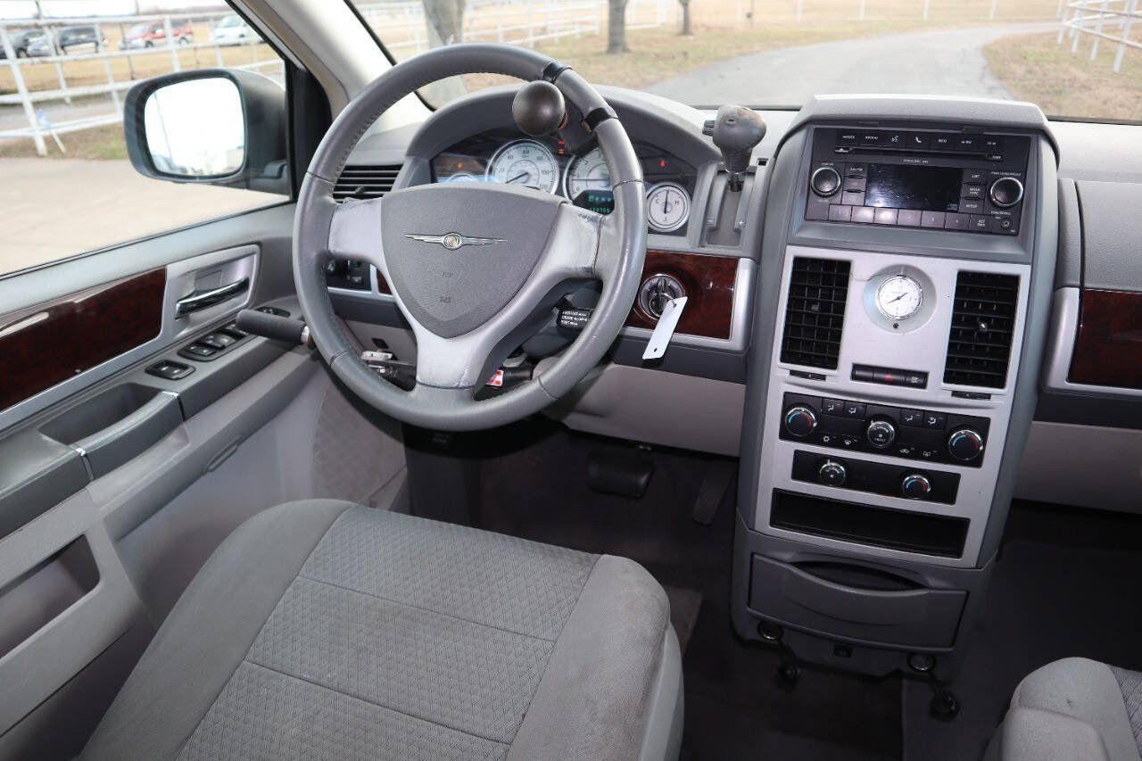 Used 2010 Chrysler Town & Country Touring FWD image 34