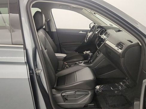 Used 2018 Volkswagen Tiguan SEL AWD/4WD image 27