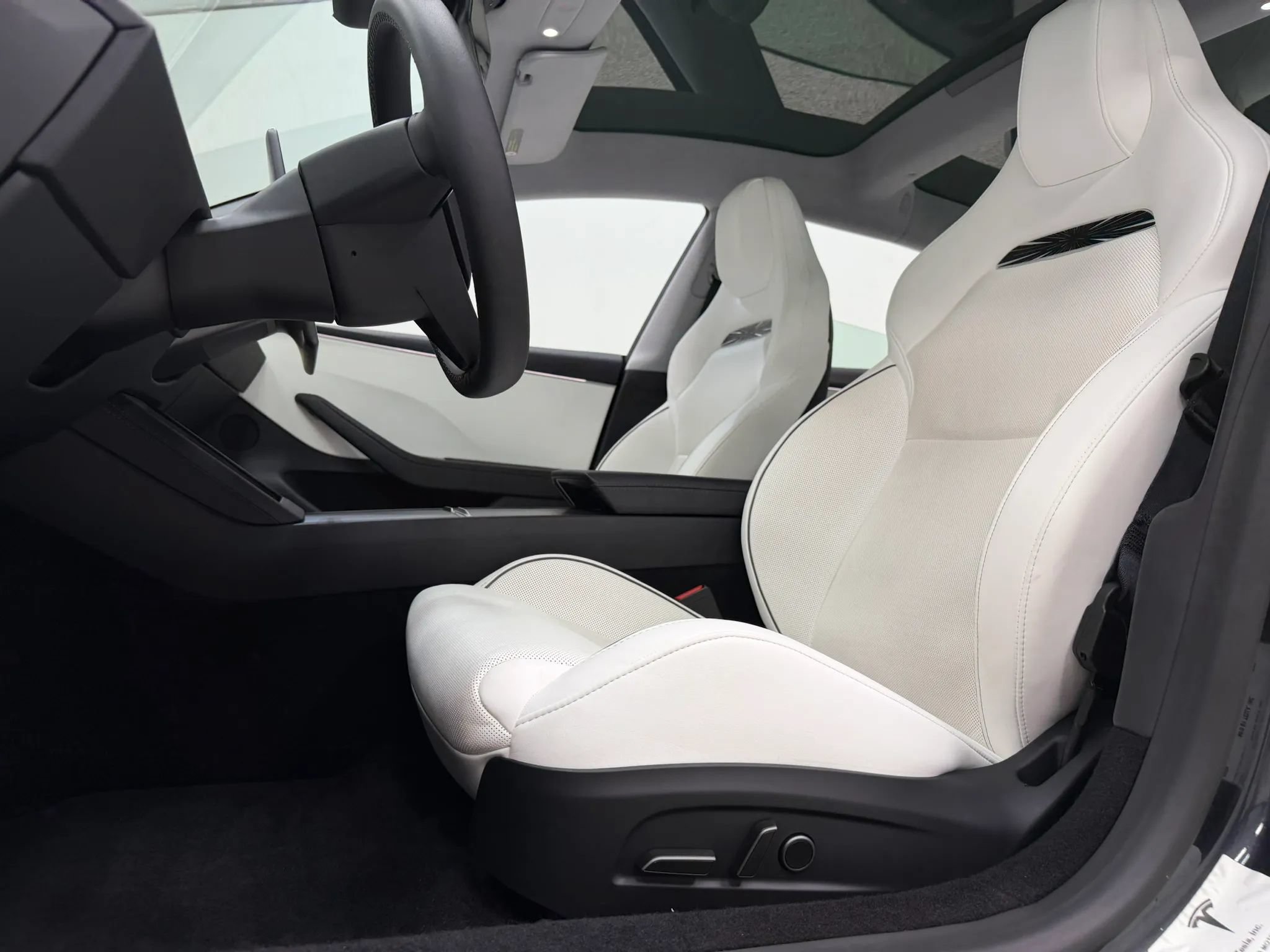 Used 2024 Tesla Model 3 Performance AWD/4WD image 16
