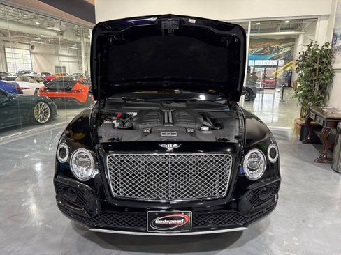Used 2017 Bentley Bentayga image 14