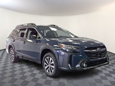Used 2024 Subaru Outback Premium AWD/4WD image 1