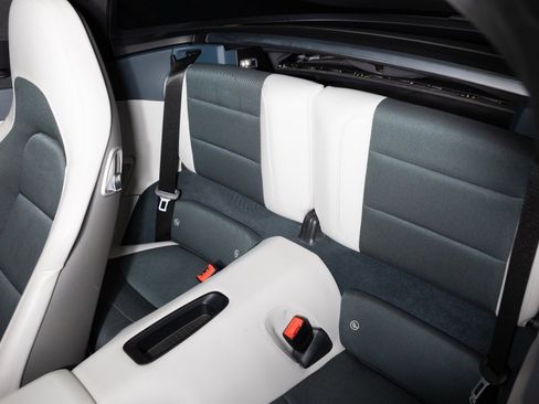 Used 2018 Porsche 911 Targa 4 GTS image 6