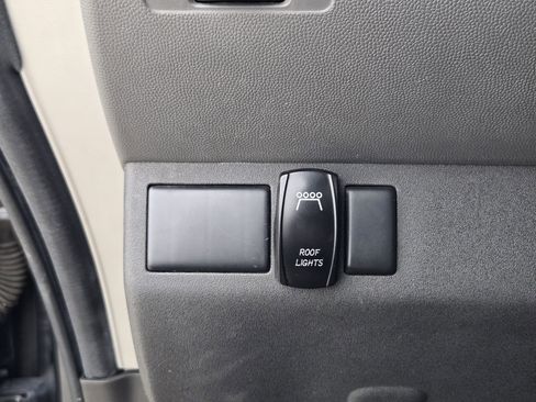 Used 2010 Nissan Xterra X image 29