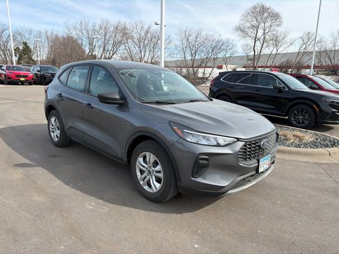 Used 2023 Ford Escape AWD image 3