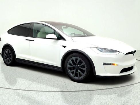 Used 2023 Tesla Model X AWD/4WD image 3