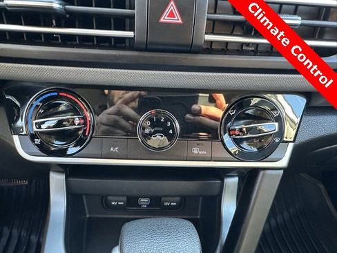 Certified 2022 Kia Seltos LX image 11