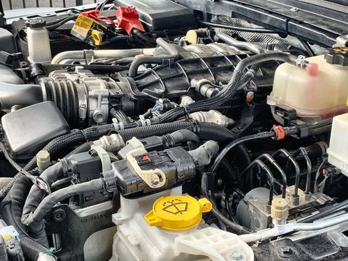 Used 2024 Jeep Gladiator Mojave w/ Safety Group AWD/4WD image 16