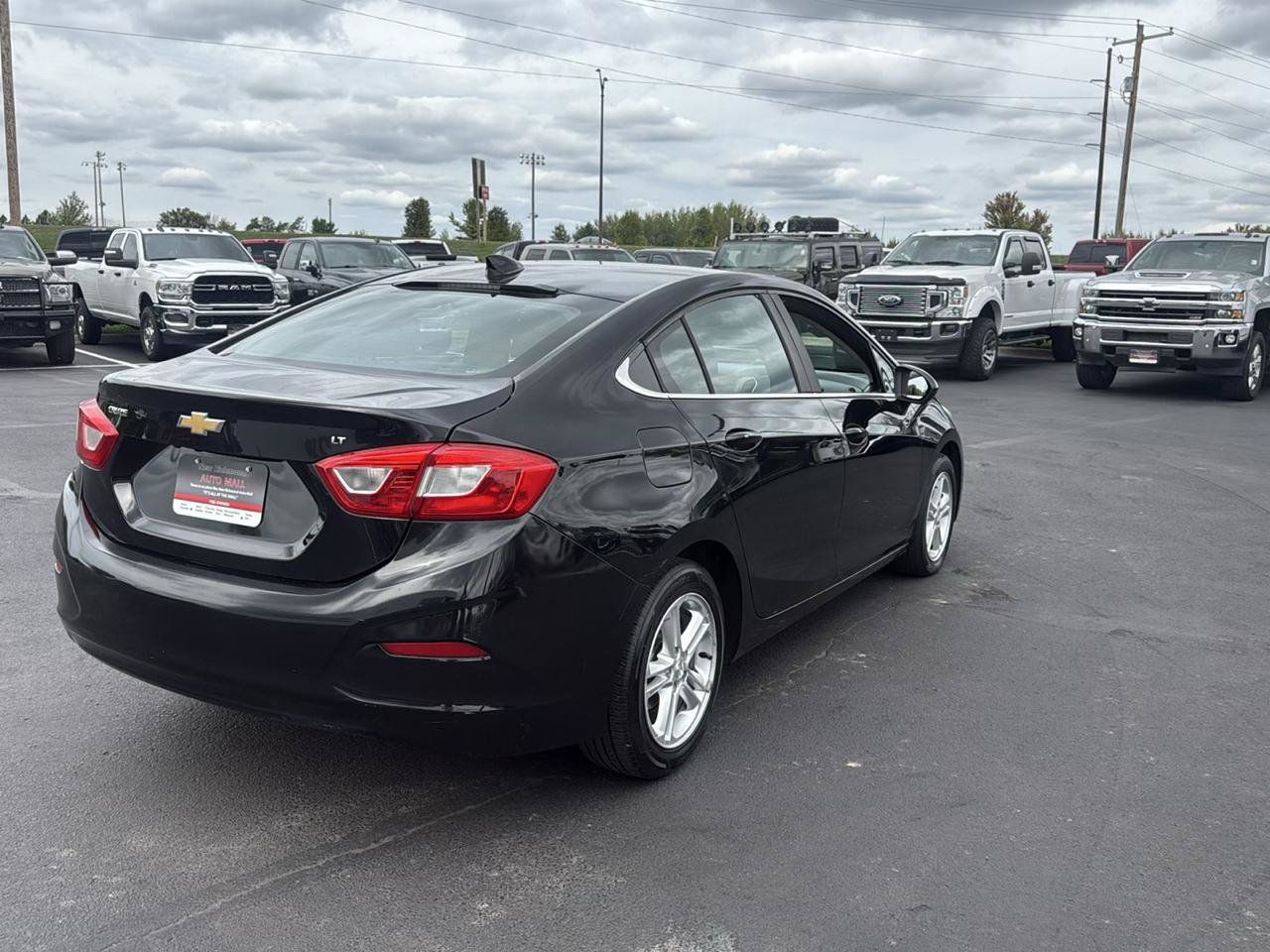 Used 2017 Chevrolet Cruze LT w/ Convenience Package FWD image 5