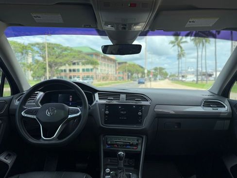 Used 2022 Volkswagen Tiguan SE image 20