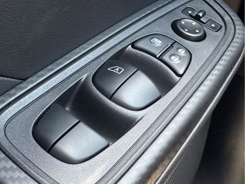 Used 2024 Nissan Versa SV w/ Trunk Package image 15